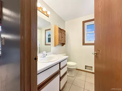 Bath - 4010 K, Bark River, MI 49807 photo 3 of 3