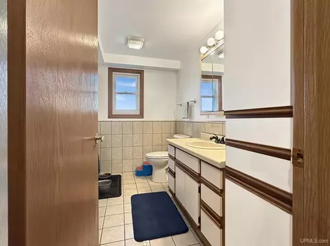 Bath - 4010 K, Bark River, MI 49807 photo 2 of 3