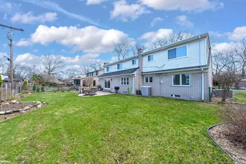 576 Woods, Grosse Pointe Woods, MI 48236 photo 10
