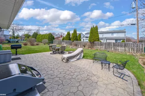 576 Woods, Grosse Pointe Woods, MI 48236 photo 11