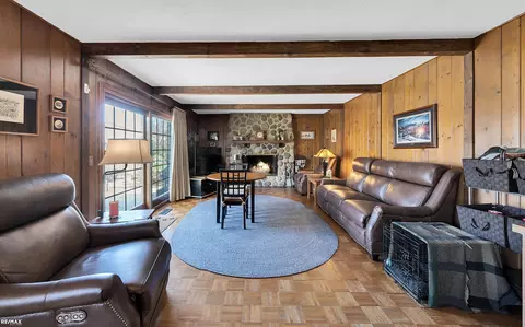 576 Woods, Grosse Pointe Woods, MI 48236 photo 22