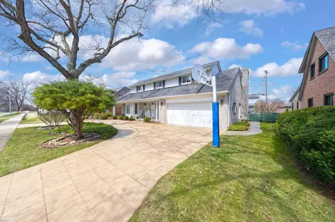 576 Woods, Grosse Pointe Woods, MI 48236 photo 7