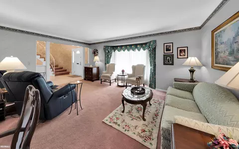 576 Woods, Grosse Pointe Woods, MI 48236 photo 18