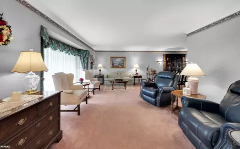 576 Woods, Grosse Pointe Woods, MI 48236 photo 16