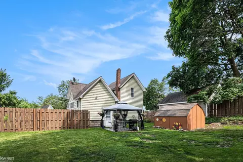 103 Lenawee, Durand, MI 48429 photo 2