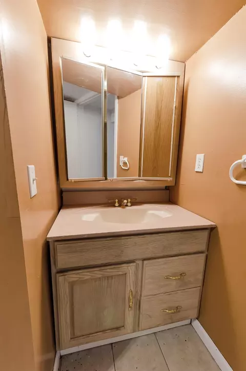 Bath - 3494 E Pinecrest, Gladwin, MI 48624 photo 6 of 8