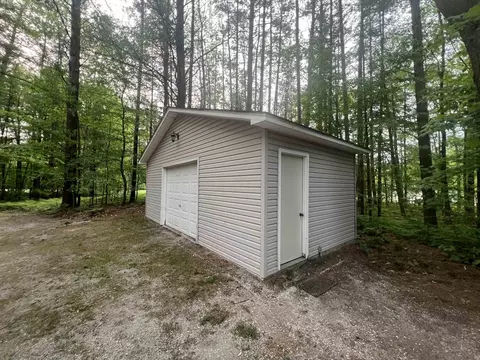 Exterior - 3494 E Pinecrest, Gladwin, MI 48624 photo 21 of 26