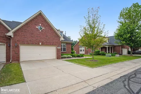 19354 Acorn, Clinton Township, MI 48038
