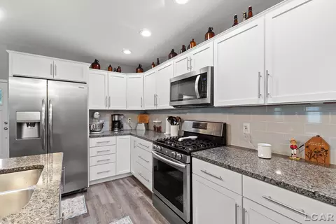 Kitchen - 3228 Pender, Adrian, MI 49221 photo 5 of 7