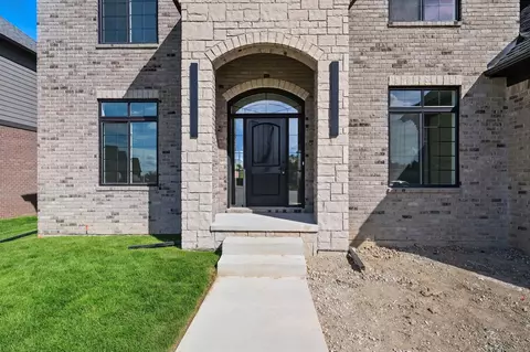 49224 Peacock, Macomb, MI 48044 photo 2