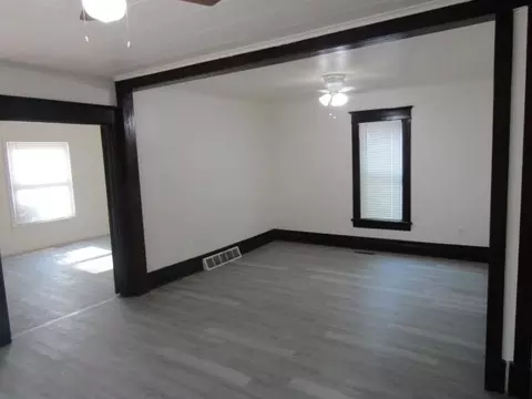 516 Cedar, Owosso, MI 48867 photo 3