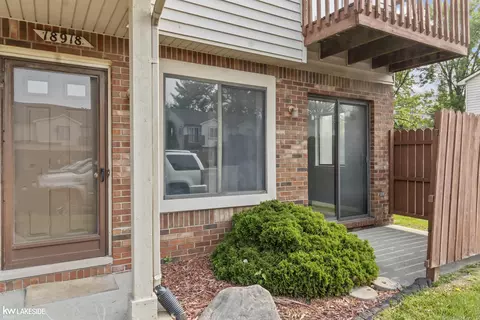18918 E 14 Mile # 5, Roseville, MI 48066
