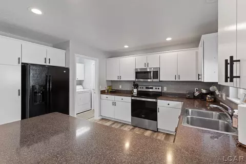 Kitchen - 681 Ridge, Tecumseh, MI 49286 photo 3 of 7