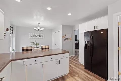 Kitchen - 681 Ridge, Tecumseh, MI 49286 photo 6 of 7
