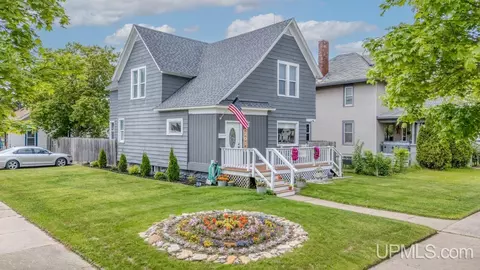 201 N 16th, Escanaba, MI 49829