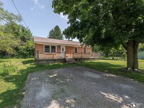 2996 Clayton, Erie, MI 48133