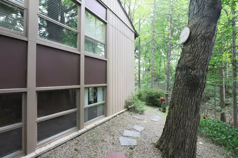 Exterior - 335 Edgemont, Flint, MI 48503 photo 13 of 24