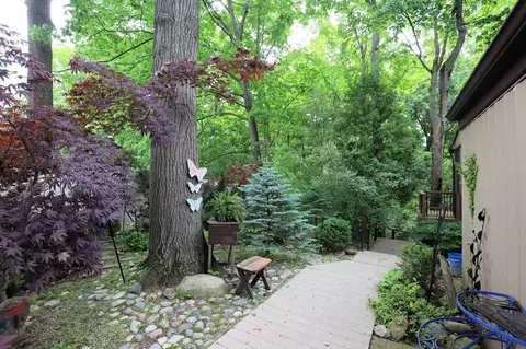 Exterior - 335 Edgemont, Flint, MI 48503 photo 9 of 24