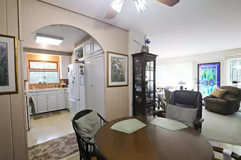 Dining - 335 Edgemont, Flint, MI 48503 photo 2 of 2