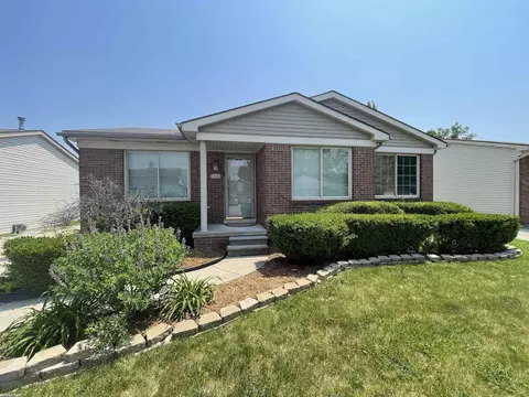 28930 Waverly, Roseville, MI 48066