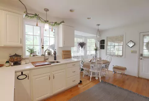 Kitchen - 1052 E Rowland, Grand Blanc, MI 48507 photo 5 of 5