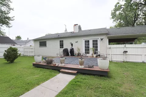 Exterior - 1052 E Rowland, Grand Blanc, MI 48507 photo 12 of 15