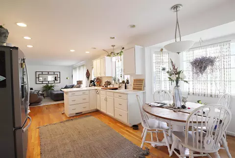 Kitchen - 1052 E Rowland, Grand Blanc, MI 48507 photo 1 of 5