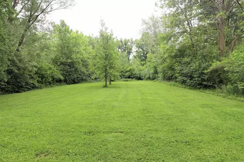 Exterior - 1052 E Rowland, Grand Blanc, MI 48507 photo 9 of 15