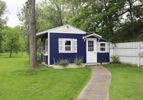 Exterior - 1052 E Rowland, Grand Blanc, MI 48507 photo 5 of 15