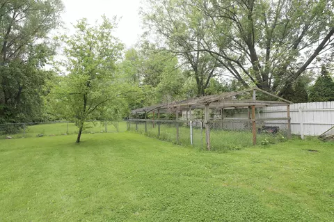 Exterior - 1052 E Rowland, Grand Blanc, MI 48507 photo 8 of 15