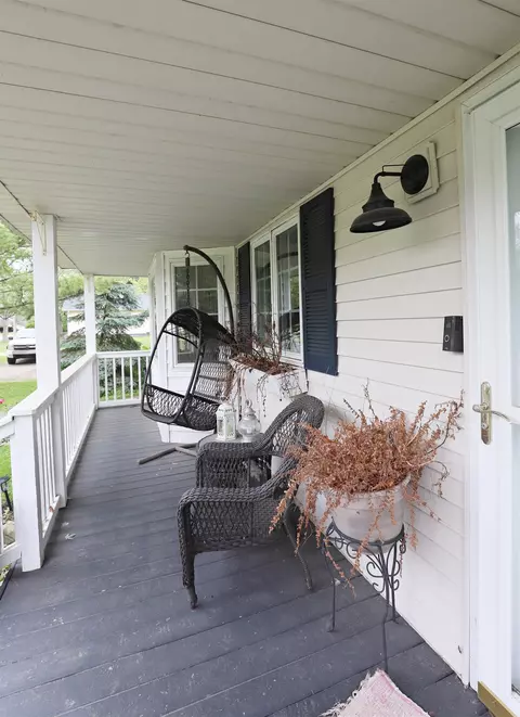 Exterior - 1052 E Rowland, Grand Blanc, MI 48507 photo 3 of 15
