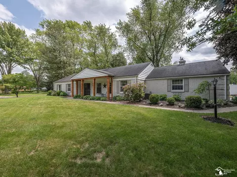 4121 Canterbury, Lambertville, MI 48144