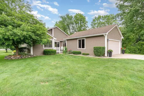 9930 N N Riv, Freeland, MI 48623