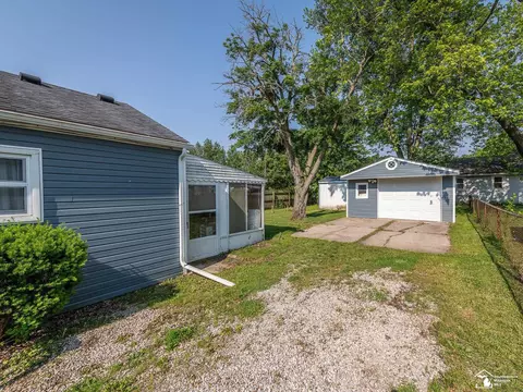 Exterior - 2109 Spaulding, Monroe, MI 48162 photo 2 of 6