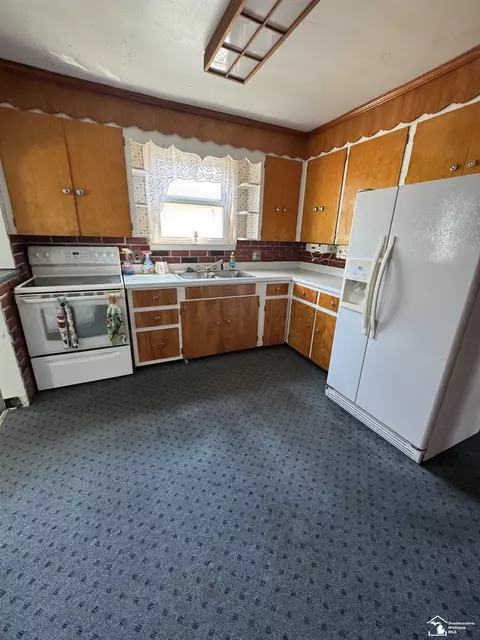 Kitchen - 2109 Spaulding, Monroe, MI 48162 photo 2 of 2