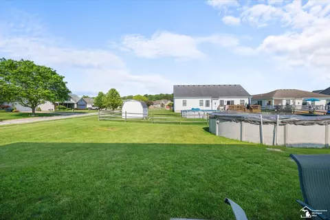 Exterior - 696 Webber, Temperance, MI 48182 photo 9 of 10