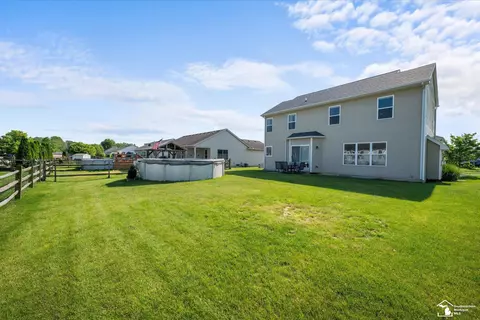 Exterior - 696 Webber, Temperance, MI 48182 photo 7 of 10