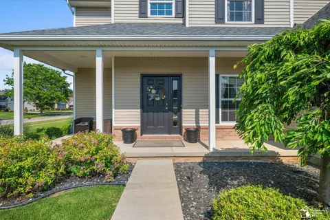 Exterior - 696 Webber, Temperance, MI 48182 photo 4 of 10