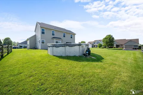 Exterior - 696 Webber, Temperance, MI 48182 photo 6 of 10