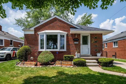 25531 Ursuline, Saint Clair Shores, MI 48081