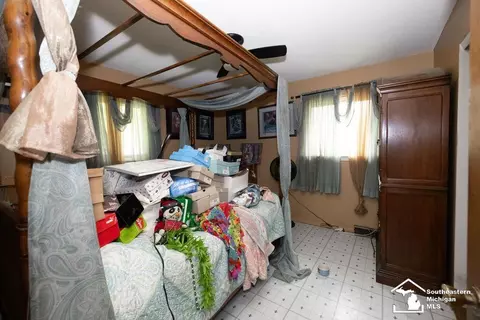 Bedroom - 6200 Jackman, Temperance, MI 48182 photo 3 of 6