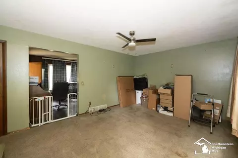 Living - 6200 Jackman, Temperance, MI 48182 photo 2 of 3