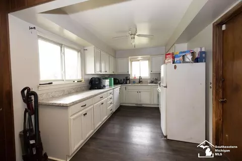 Kitchen - 6200 Jackman, Temperance, MI 48182 photo 1 of 2