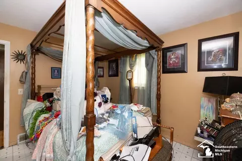 Bedroom - 6200 Jackman, Temperance, MI 48182 photo 4 of 6