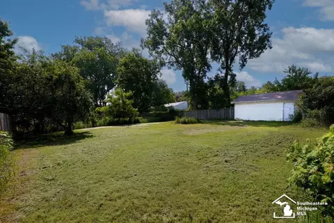 Exterior - 6200 Jackman, Temperance, MI 48182 photo 8 of 10