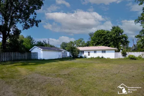 Exterior - 6200 Jackman, Temperance, MI 48182 photo 6 of 10