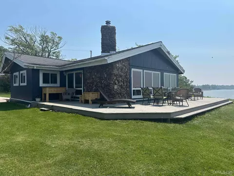 5847 County 513 T, Rapid River, MI 49878