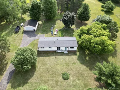 4828 I Rd, Bark River, MI 49807 photo 2