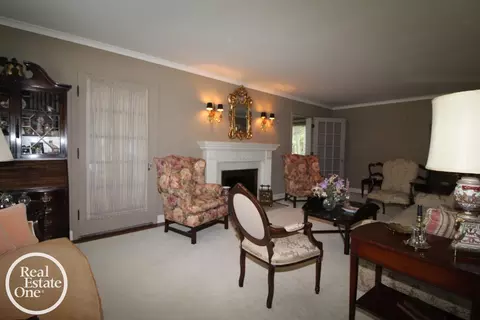 880 Pemberton, Grosse Pointe Park, MI 48230 photo 4