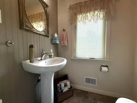 233 S 22nd, Escanaba, MI 49829 photo 11